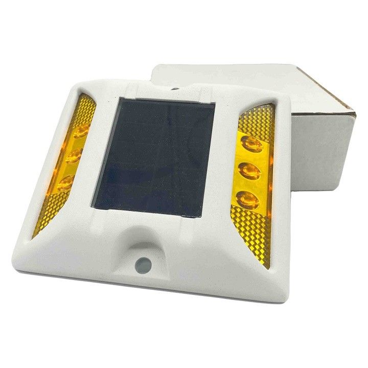 Anti UV PC Solar LED Road Stud Reflectors Custom Zonnewandmarker