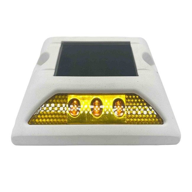 125 * 110 * 25mm Zonne-energie-afspiegelers voor de weg snelwegmarker zonne-kattenoog